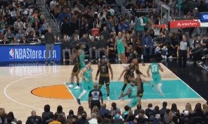 开云-人员轮换严重不足 老一哥回归解勇士锋线燃眉之急