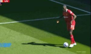 英超官方：凯莱赫放倒佩雷拉非点球，判定双方相撞而非守方犯规