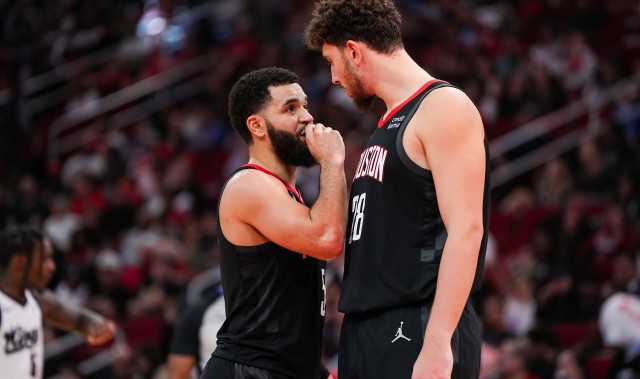 开云下载-申京：范弗里特与联盟其他控卫都不一样  他和乌度卡经常鞭策我